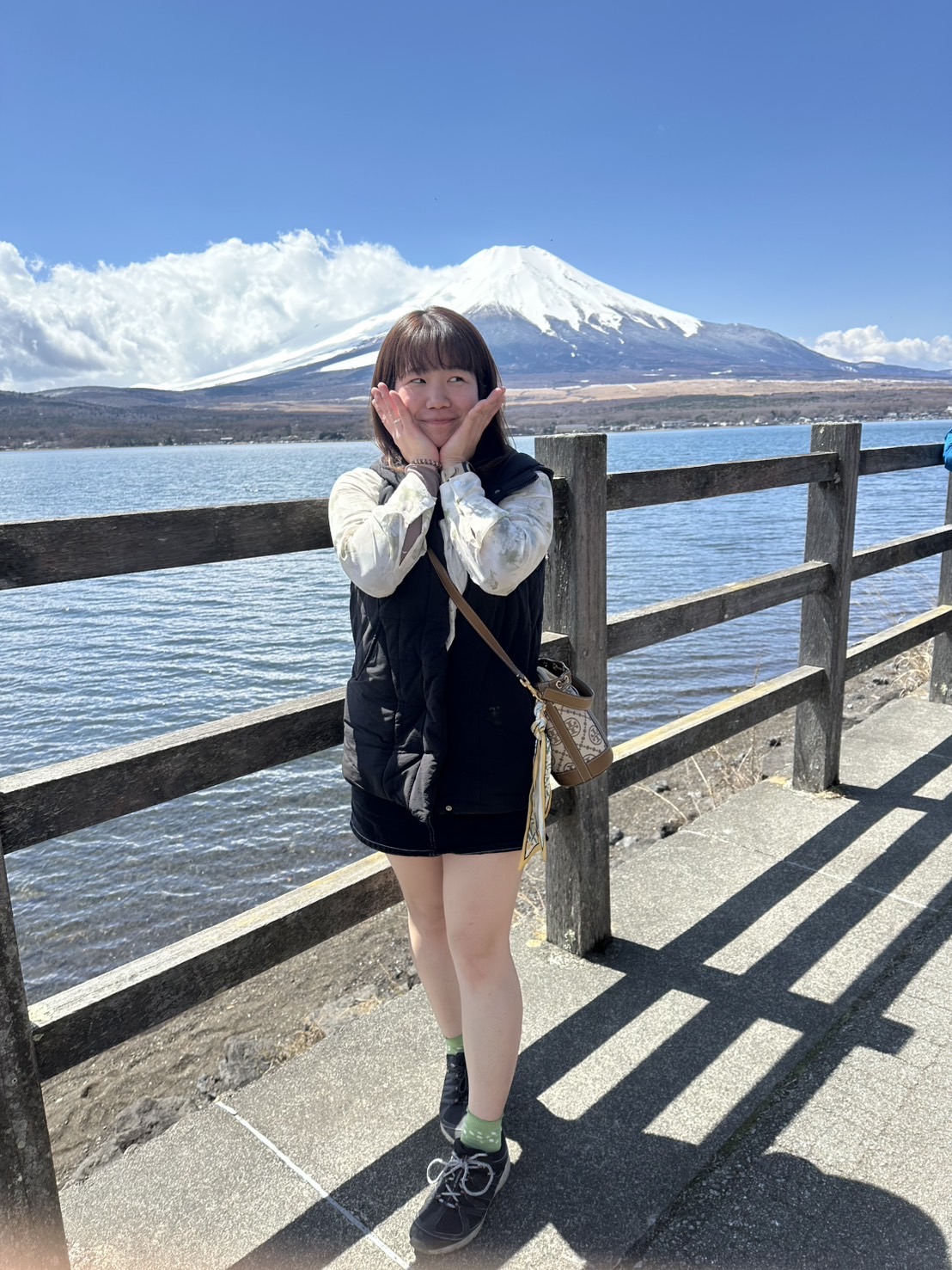 美容師【姍姍】很有親和力且專業度和細心度都有,每次聊著天2個小時，一轉眼就過了!